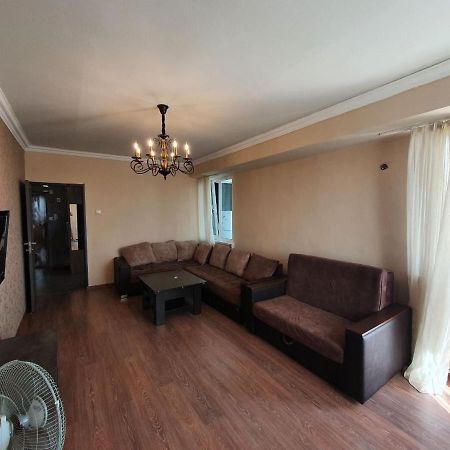Apartment In Yerevan On Amiryan Street Bagian luar foto