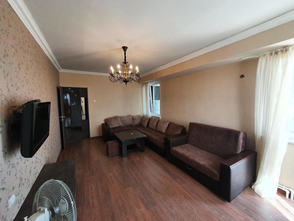 Apartment In Yerevan On Amiryan Street Bagian luar foto